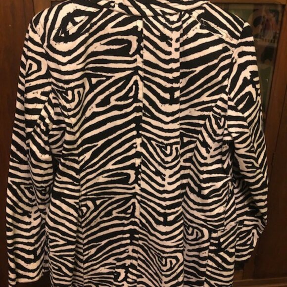 Michael Kors Women’s Zebra Print Cotton Belted Trench Coat; Size Large - Picture 7 of 16